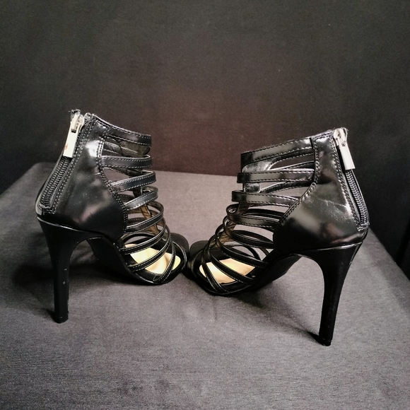Black Strappy Gladiator Heels by BCBG (Size 6.5) - Picture 3 of 5